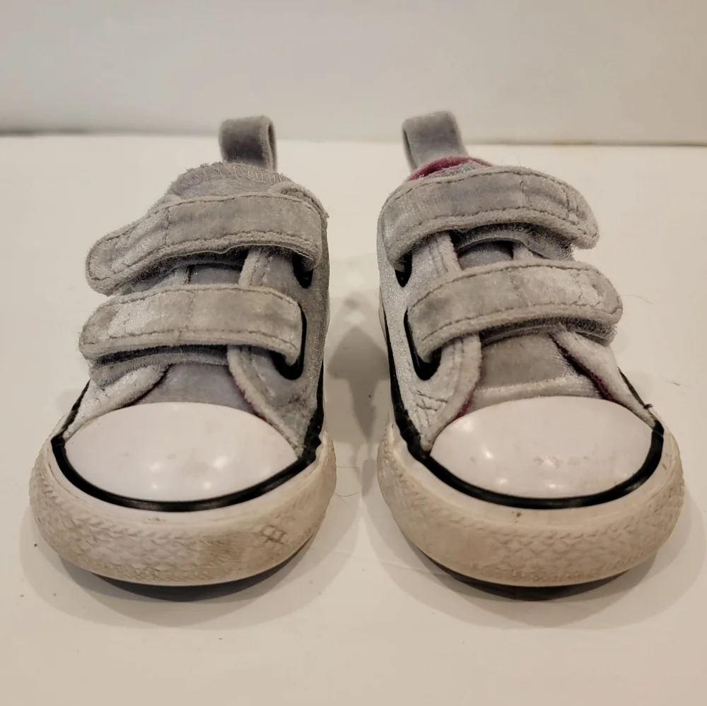 Converse kids velcro slip on sneakers chuck Taylor one star us 3